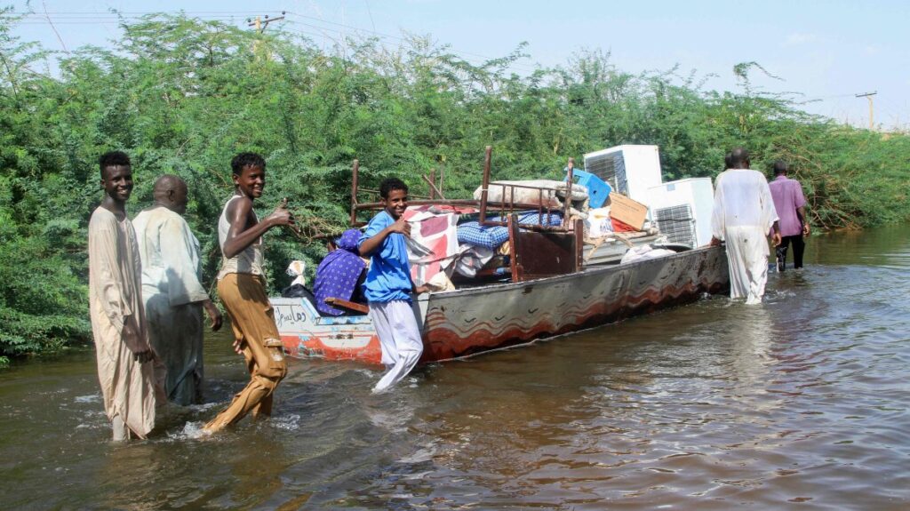 Khartoum Floods Force Evacuation of Over 1,200 Families Khartoum Floods Force Evacuation of Over 1,200 Families